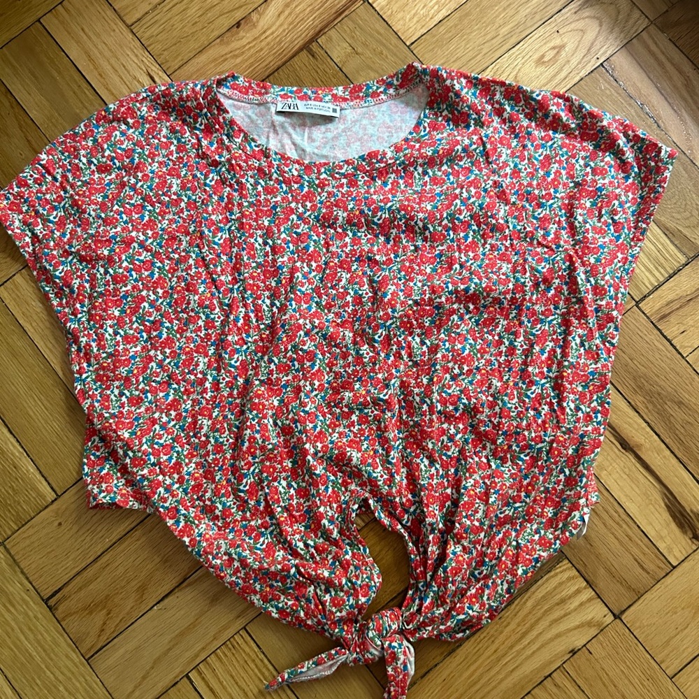 Floral blouse with tie in front